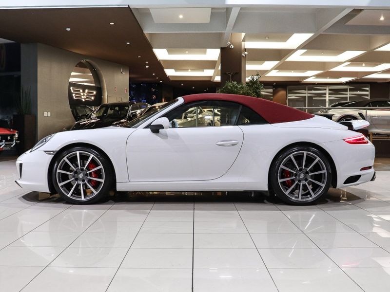 Porsche 911 3.0 24V H6 GASOLINA CARRERA CABRIOLET PDK 2017/2017 VIA BELLA VEÍCULOS ESPECIAIS CAXIAS DO SUL / Carros no Vale