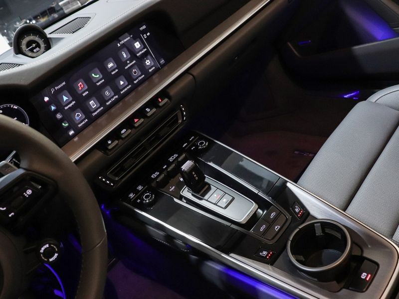 Porsche 911 3.8 24V H6 GASOLINA TURBO CABRIOLET PDK 2023/2024 VIA BELLA VEÍCULOS ESPECIAIS CAXIAS DO SUL / Carros no Vale Porsche 911 3.8 24V H6 GASOLINA TURBO CABRIOLET PDK 2023/2024 VIA BELLA VEÍCULOS ESPECIAIS CAXIAS DO SUL / Carros no Vale