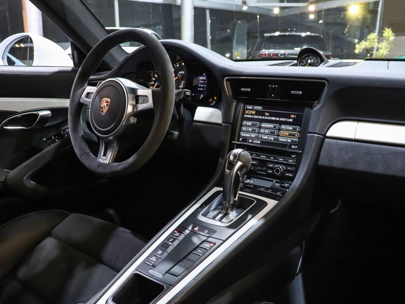 Porsche 911 3.8 GT3 6 CILINDROS 24V GASOLINA 2P AUTOMÁTICO 2014/2014 VIA BELLA VEÍCULOS ESPECIAIS CAXIAS DO SUL / Carros no Vale