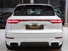 Porsche CAYENNE 3.0 V6 E-HYBRID PLATINUM EDITION AWD TIPTRONIC S 2022/2023 VIA BELLA VEÍCULOS ESPECIAIS CAXIAS DO SUL / Carros no Vale