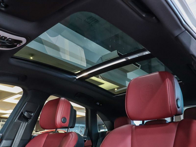 Porsche MACAN 2.0 TURBO GASOLINA T PDK 2022/2023 VIA BELLA VEÍCULOS ESPECIAIS CAXIAS DO SUL / Carros no Vale