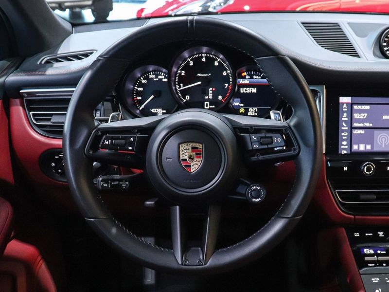 Porsche MACAN 2.0 TURBO GASOLINA T PDK 2022/2023 VIA BELLA VEÍCULOS ESPECIAIS CAXIAS DO SUL / Carros no Vale