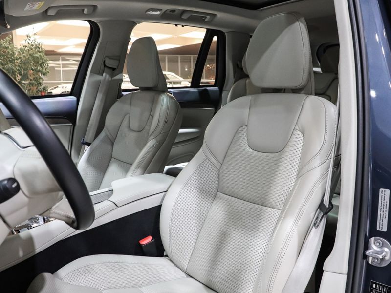 Volvo XC90 2.0 T8 RECHARGE ULTIMATE AWD GEARTRONIC 2022/2023 VIA BELLA VEÍCULOS ESPECIAIS CAXIAS DO SUL / Carros no Vale