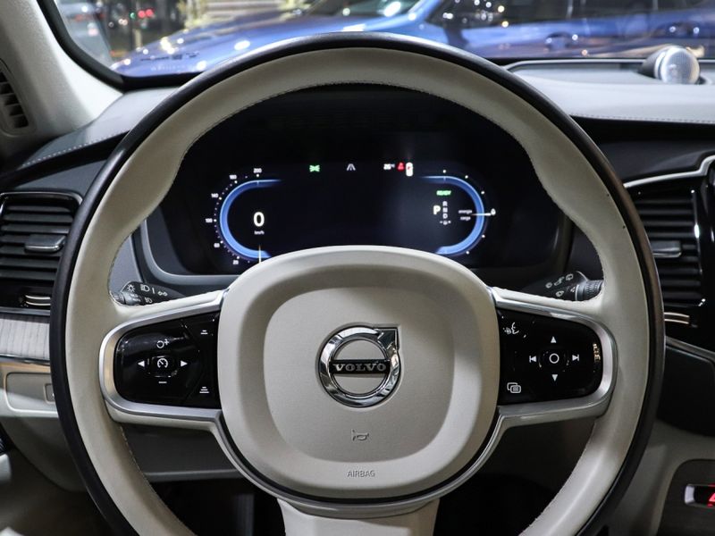 Volvo XC90 2.0 T8 RECHARGE ULTIMATE AWD GEARTRONIC 2022/2023 VIA BELLA VEÍCULOS ESPECIAIS CAXIAS DO SUL / Carros no Vale