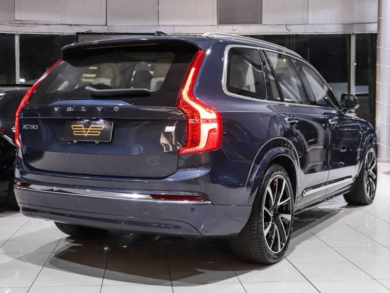 Volvo XC90 2.0 T8 RECHARGE ULTIMATE AWD GEARTRONIC 2022/2023 VIA BELLA VEÍCULOS ESPECIAIS CAXIAS DO SUL / Carros no Vale
