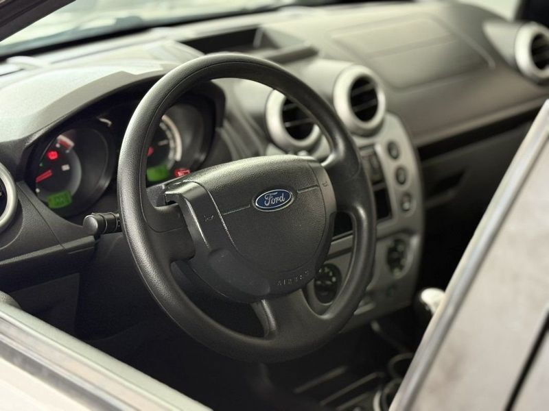 Ford FIESTA SEDAN 1.6 2011 SÓ MOTOS E AUTOMÓVEIS SANTA CRUZ DO SUL / Carros no Vale