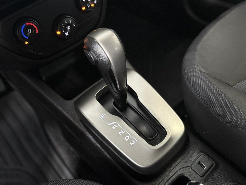 CHEVROLET SPIN LT 1.8 AT6 2024 SÓ MOTOS E AUTOMÓVEIS SANTA CRUZ DO SUL / Carros no Vale