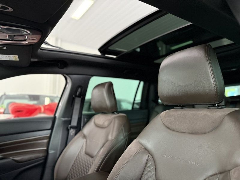 Jeep COMMANDER OVERLAND 1.3 T270 AT6 2025 SÓ MOTOS E AUTOMÓVEIS SANTA CRUZ DO SUL / Carros no Vale