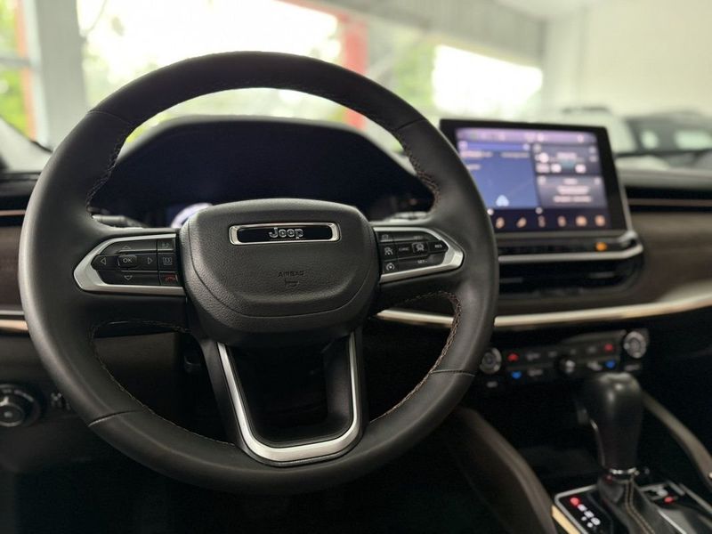 Jeep COMMANDER OVERLAND 1.3 T270 AT6 2025 SÓ MOTOS E AUTOMÓVEIS SANTA CRUZ DO SUL / Carros no Vale