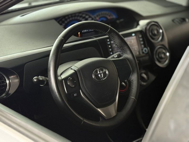 Toyota ETIOS SEDAN PLATINUM 1.5 (RESERVADO) 2016 SÓ MOTOS E AUTOMÓVEIS SANTA CRUZ DO SUL / Carros no Vale