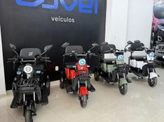 Conduzza Triciclo Sydney 2025/2025 COVEL VEICULOS ENCANTADO / Carros no Vale