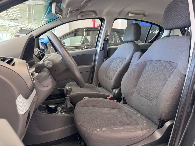 Fiat Palio Attractiv 1.0 2013/2014 COVEL VEICULOS ENCANTADO / Carros no Vale