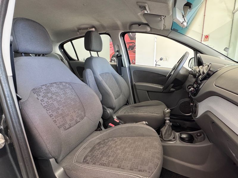 Fiat Palio Attractiv 1.0 2013/2014 COVEL VEICULOS ENCANTADO / Carros no Vale