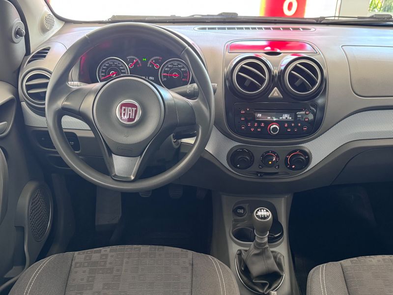 Fiat Palio Attractiv 1.0 2013/2014 COVEL VEICULOS ENCANTADO / Carros no Vale