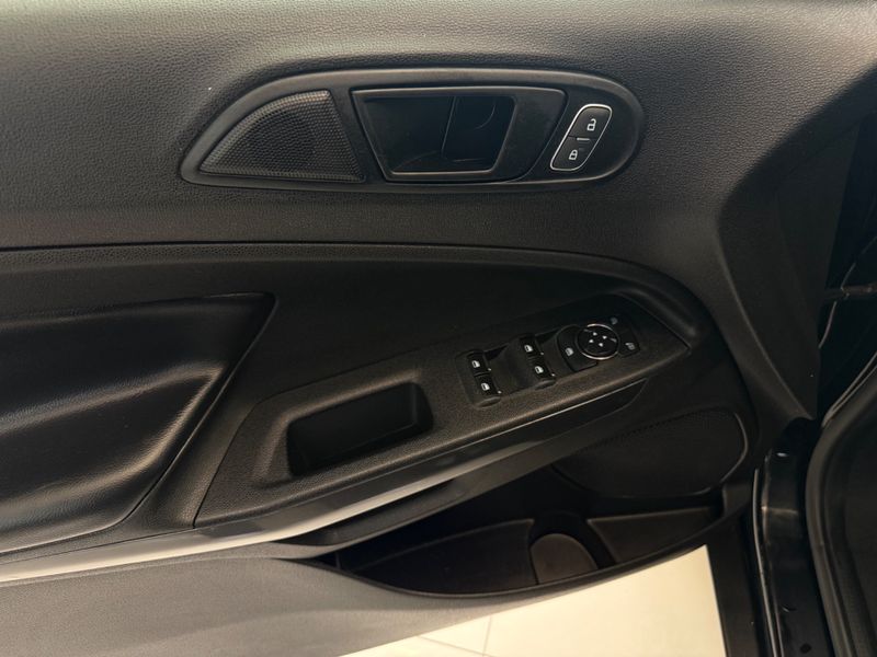 Ford Ecosport 1.5 Ti-vct Freestyle 2019/2020 COVEL VEICULOS ENCANTADO / Carros no Vale