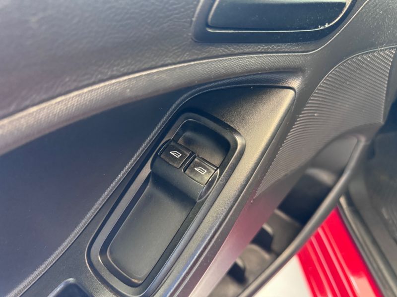 Ford Ka Se 1.0 Ha 2016/2016 COVEL VEICULOS ENCANTADO / Carros no Vale Ford Ka Se 1.0 Ha 2016/2016 COVEL VEICULOS ENCANTADO / Carros no Vale