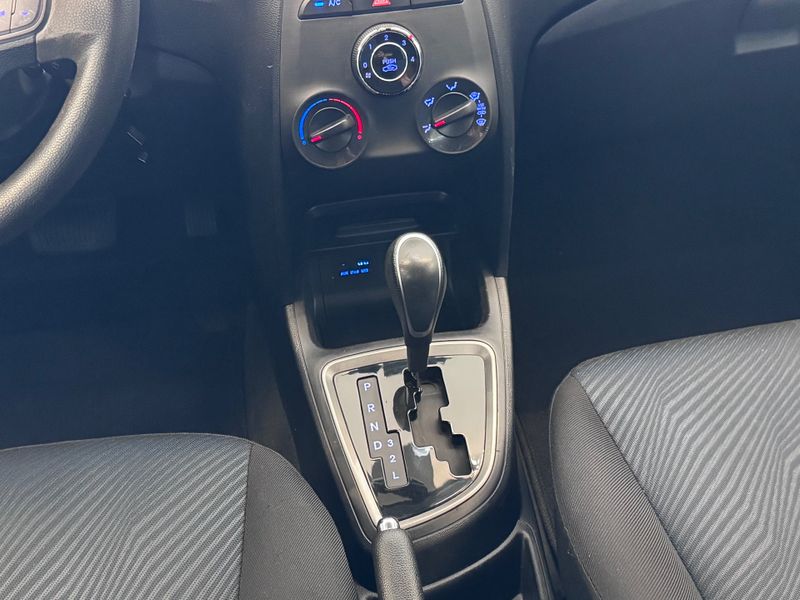 Hyundai Hb20 1.6 Comfort Plus 2014/2015 COVEL VEICULOS ENCANTADO / Carros no Vale