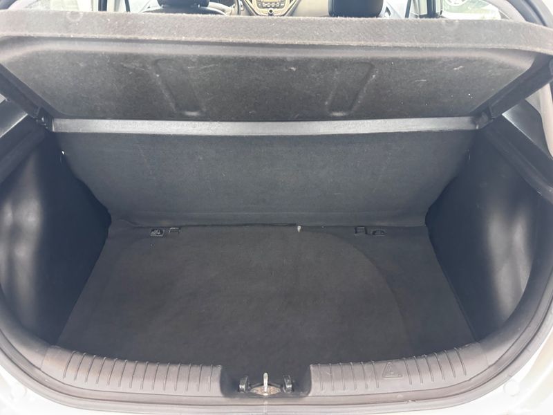 Hyundai Hb20 1.6 Comfort Plus 2014/2015 COVEL VEICULOS ENCANTADO / Carros no Vale