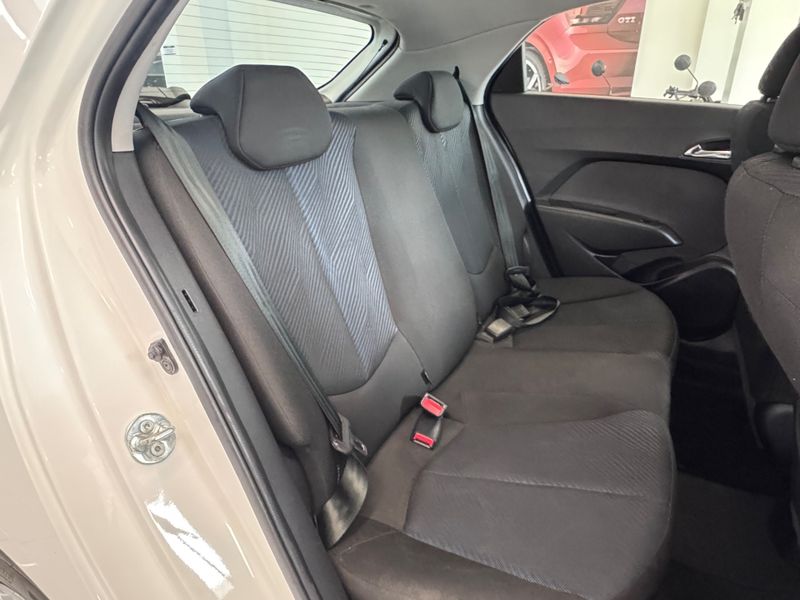 Hyundai Hb20 1.6 Comfort Plus 2014/2015 COVEL VEICULOS ENCANTADO / Carros no Vale