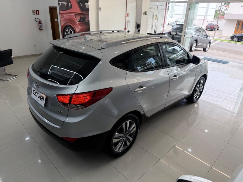 Hyundai Ix35 Gl 2.0 16v 2wd 2017/2018 COVEL VEICULOS ENCANTADO / Carros no Vale