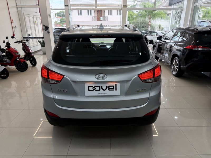 Hyundai Ix35 Gl 2.0 16v 2wd 2017/2018 COVEL VEICULOS ENCANTADO / Carros no Vale