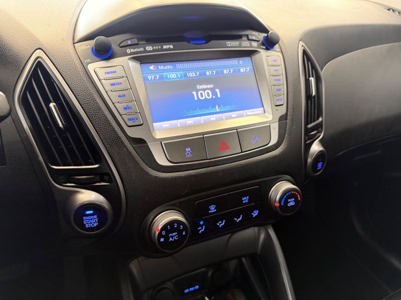 Hyundai Ix35 Gl 2.0 16v 2wd 2017/2018 COVEL VEICULOS ENCANTADO / Carros no Vale