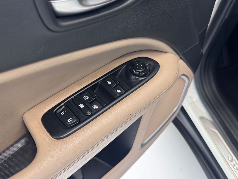 Jeep Compass Limited 2.0 4×2 16v 2018/2018 COVEL VEICULOS ENCANTADO / Carros no Vale