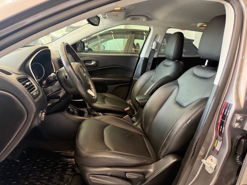 Jeep Compass Longitude 2.0 4×4 Dies 16v 2017/2017 COVEL VEICULOS ENCANTADO / Carros no Vale Jeep Compass Longitude 2.0 4×4 Dies 16v 2017/2017 COVEL VEICULOS ENCANTADO / Carros no Vale