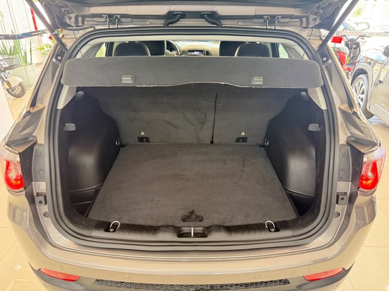 Jeep Compass Longitude 2.0 4×4 Dies 16v 2017/2017 COVEL VEICULOS ENCANTADO / Carros no Vale Jeep Compass Longitude 2.0 4×4 Dies 16v 2017/2017 COVEL VEICULOS ENCANTADO / Carros no Vale