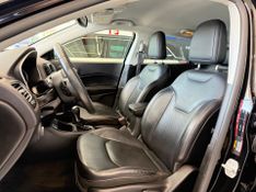 Jeep Compass Longitude 2.0 2017/2017 COVEL VEICULOS ENCANTADO / Carros no Vale