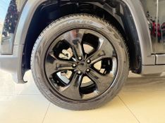 Jeep Compass Longitude 2.0 2017/2017 COVEL VEICULOS ENCANTADO / Carros no Vale