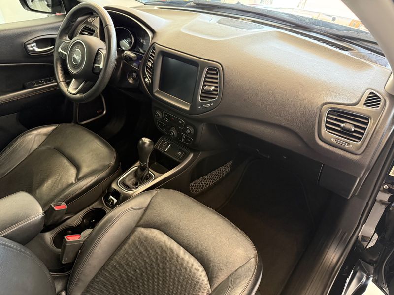 Jeep Compass Longitude 2.0 2017/2017 COVEL VEICULOS ENCANTADO / Carros no Vale Jeep Compass Longitude 2.0 2017/2017 COVEL VEICULOS ENCANTADO / Carros no Vale