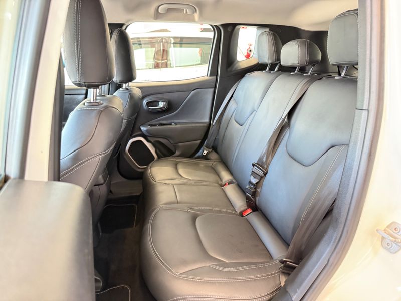 Jeep Renegade Longitude 1.8 2015/2016 COVEL VEICULOS ENCANTADO / Carros no Vale