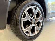 Jeep Renegade Longitude 1.8 2015/2016 COVEL VEICULOS ENCANTADO / Carros no Vale