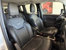 Jeep Renegade Longitude 1.8 2015/2016 COVEL VEICULOS ENCANTADO / Carros no Vale