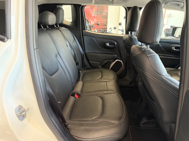 Jeep Renegade Longitude 1.8 2015/2016 COVEL VEICULOS ENCANTADO / Carros no Vale