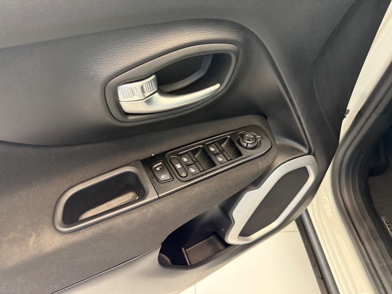 Jeep Renegade Sport 1.8 4×2 16v 2019/2020 COVEL VEICULOS ENCANTADO / Carros no Vale