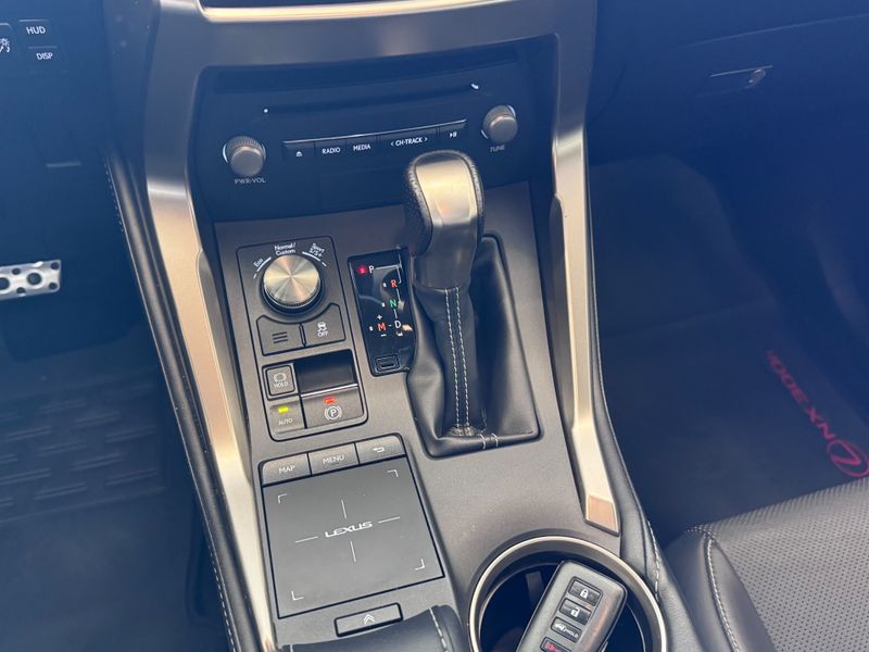 Lexus Nx300 F Sport 2018/2018 COVEL VEICULOS ENCANTADO / Carros no Vale