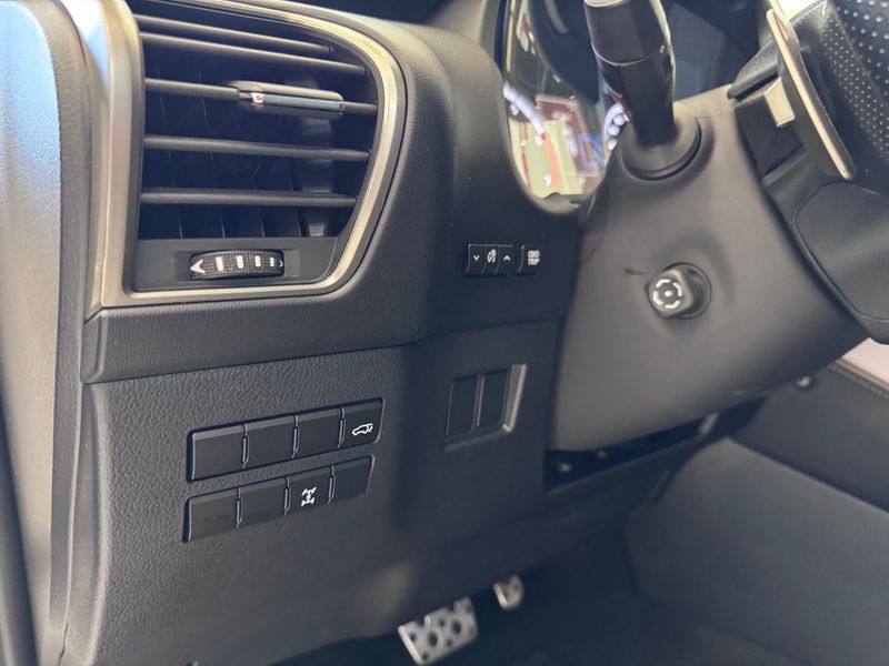 Lexus Nx300 F Sport 2018/2018 COVEL VEICULOS ENCANTADO / Carros no Vale