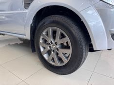 Mitsubishi Pajero Tr4 Fl 2wd Hp 2013/2013 COVEL VEICULOS ENCANTADO / Carros no Vale