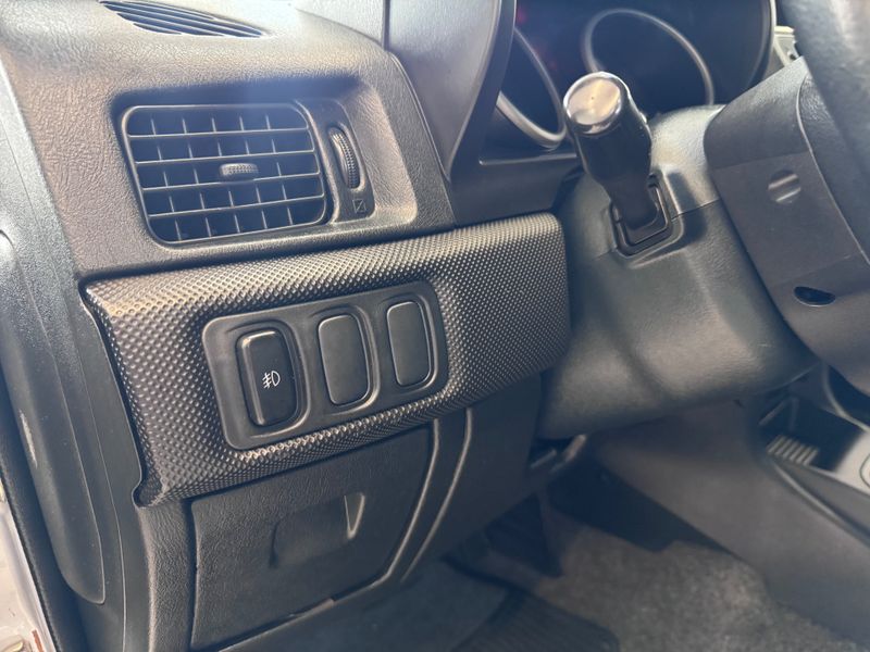 Mitsubishi Pajero Tr4 Fl 2wd Hp 2013/2013 COVEL VEICULOS ENCANTADO / Carros no Vale