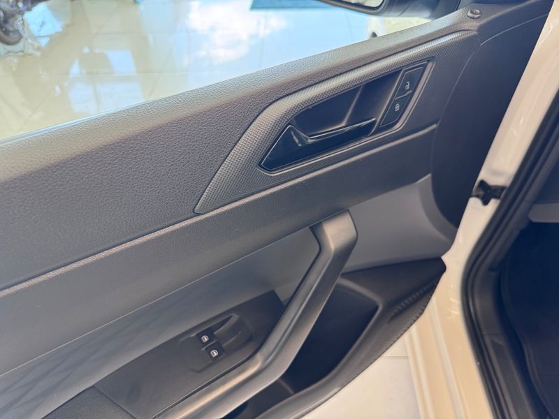 Volkswagen Polo Track 1.0 12v 2023/2023 COVEL VEICULOS ENCANTADO / Carros no Vale