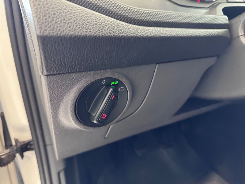 Volkswagen Polo Track 1.0 12v 2023/2023 COVEL VEICULOS ENCANTADO / Carros no Vale