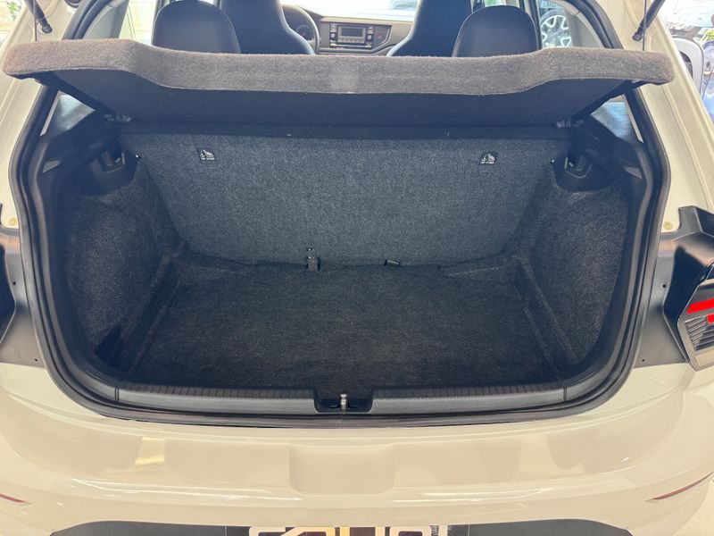 Volkswagen Polo Track 1.0 12v 2023/2023 COVEL VEICULOS ENCANTADO / Carros no Vale