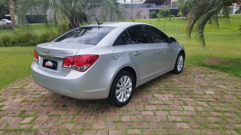 Chevrolet CRUZE SEDAN LTZ 1.8 2013 GRASSI VEÍCULOS LAJEADO / Carros no Vale