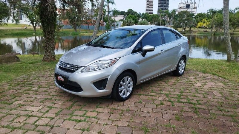 Ford FIESTA SEDAN SE 1.6 2012 GRASSI VEÍCULOS LAJEADO / Carros no Vale