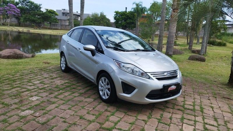 Ford FIESTA SEDAN SE 1.6 2012 GRASSI VEÍCULOS LAJEADO / Carros no Vale