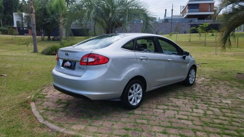 Ford FIESTA SEDAN SE 1.6 2012 GRASSI VEÍCULOS LAJEADO / Carros no Vale