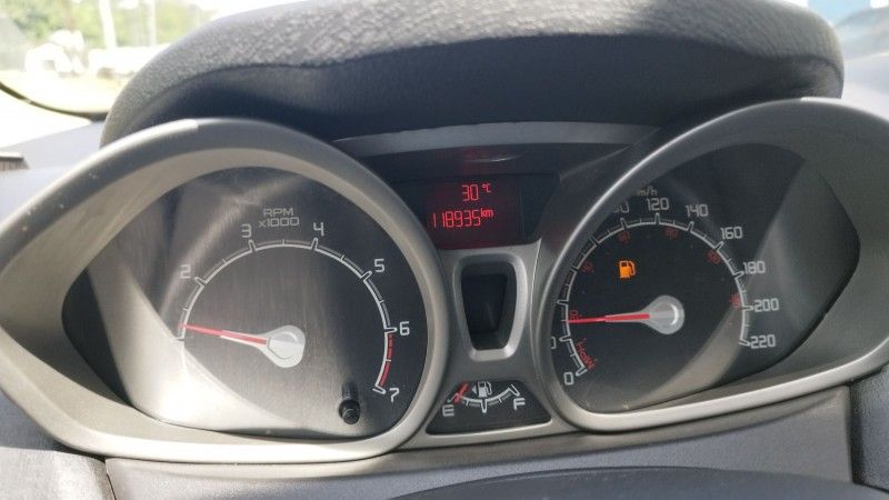 Ford FIESTA SEDAN SE 1.6 2012 GRASSI VEÍCULOS LAJEADO / Carros no Vale