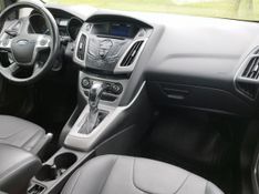 Ford FOCUS SEDAN SE 2.0 2014 GRASSI VEÍCULOS LAJEADO / Carros no Vale